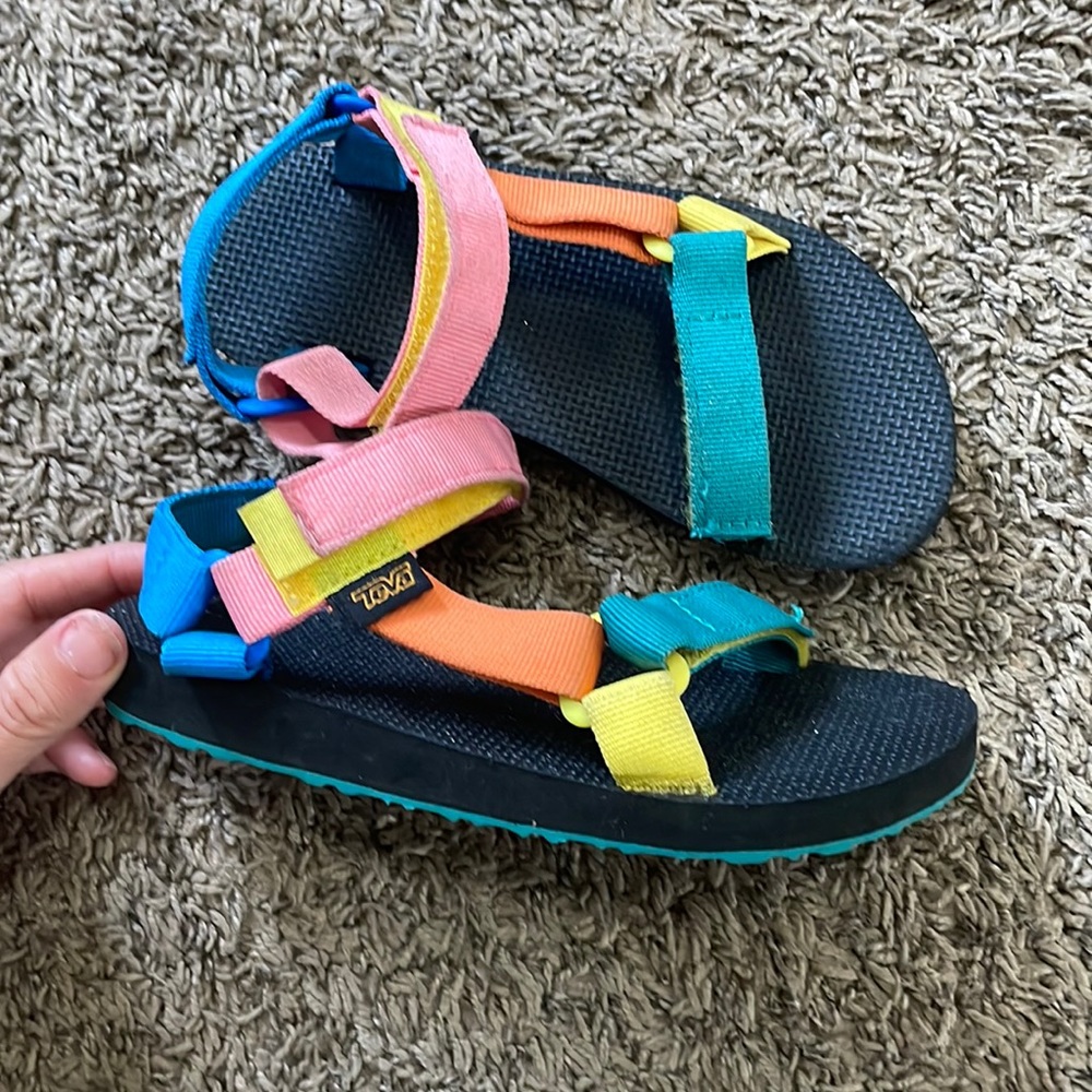 Teva kids sandals size 1Y rainbow straps